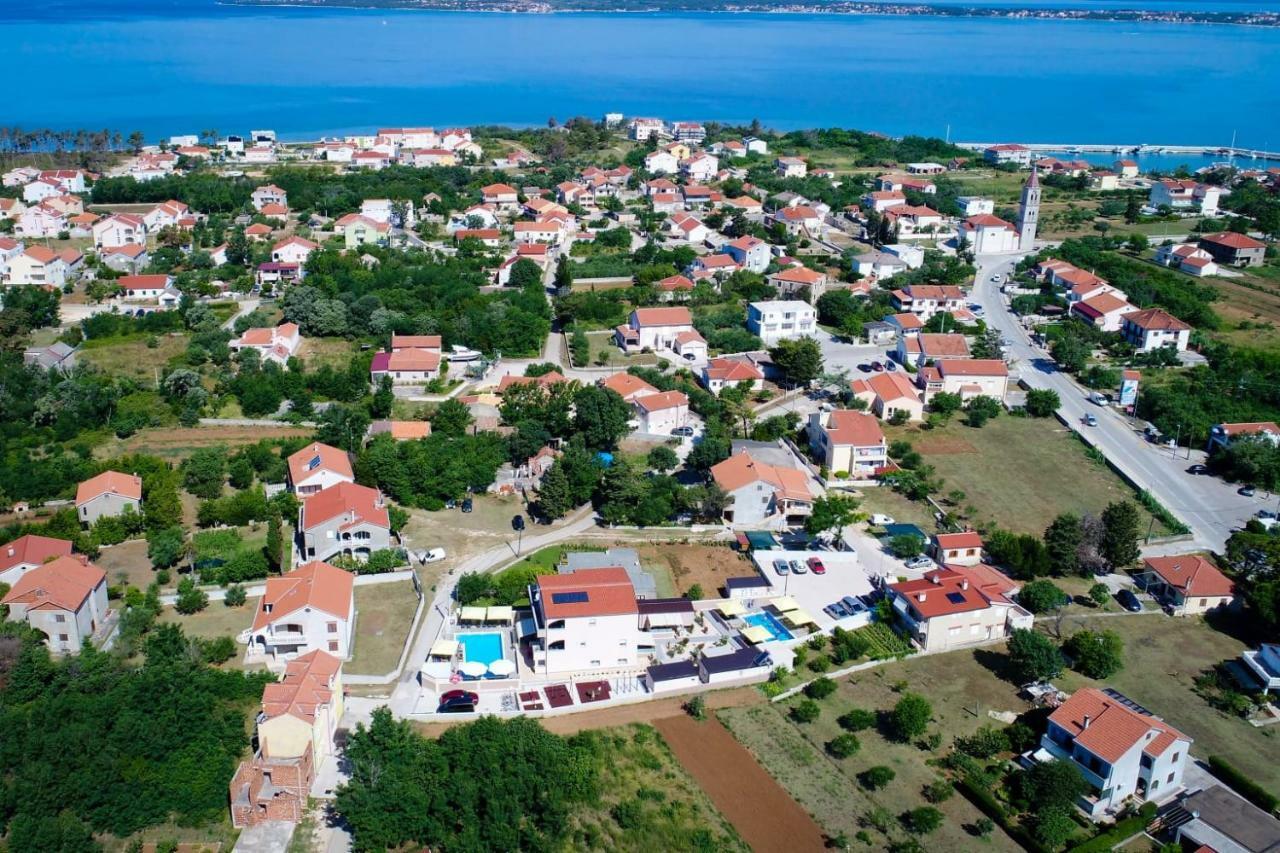 Apartments Julijana Привлака Екстер'єр фото